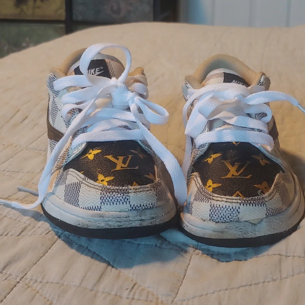 Jordans Travis Scott - Picture 1 of 8